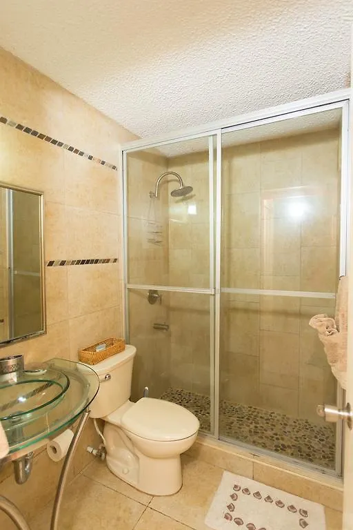 Cozy Accommodations Κίνγκστον Τζαμάικα